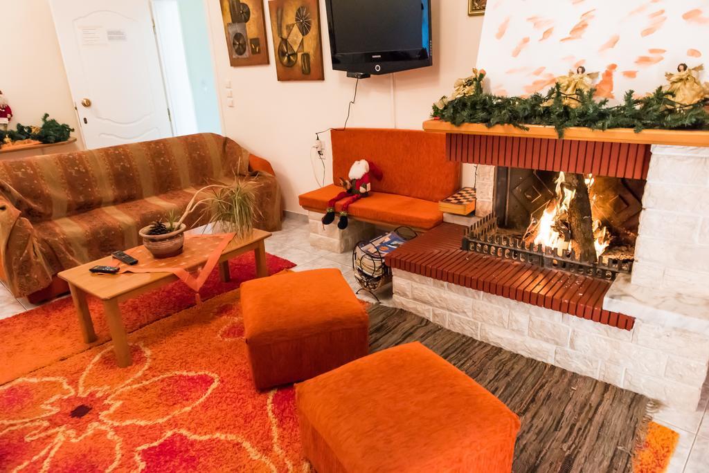 Hotel Artemis Karpenísion Esterno foto
