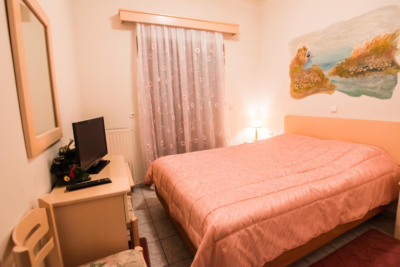 Hotel Artemis Karpenísion Esterno foto